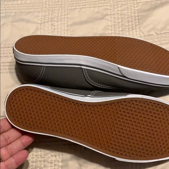 Vans - Picture 3 of 4